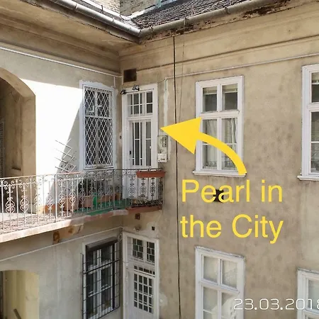 Pearl City Appartement Boedapest