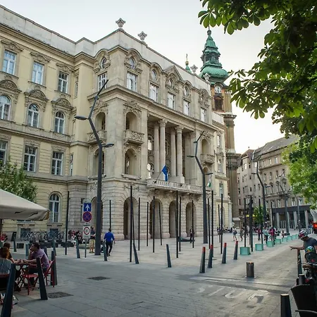 Pearl City Budapeşte